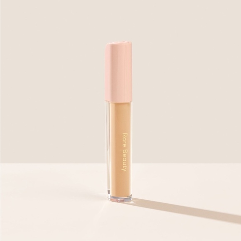 ✨ Rare Beauty Positive Light Under Eye Brightener – Light Medium ✨